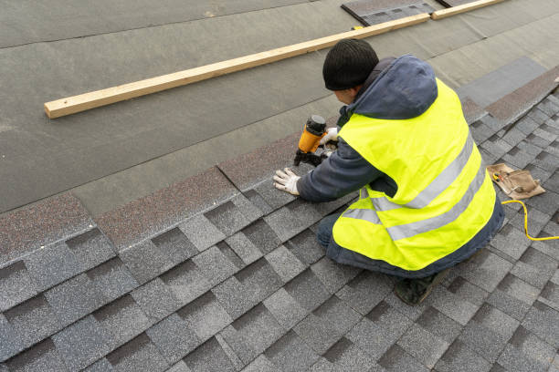 Best Flat Roof Repair Services  in Kewaskum, WI